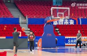 ⛏三分8中1!薛思佳:李添荣赛后在球馆加练了投篮